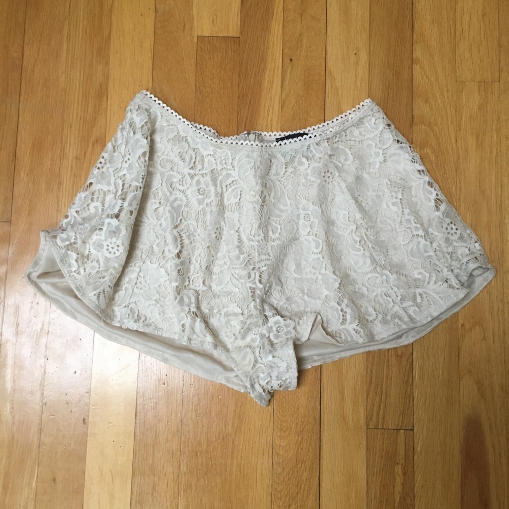 Nasty Gal Cream Lace Shorts size Small